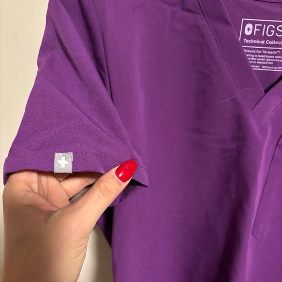 FIGS Catarina One-Pocket Scrub Top Purple- Size Small - Picture 3 of 9
